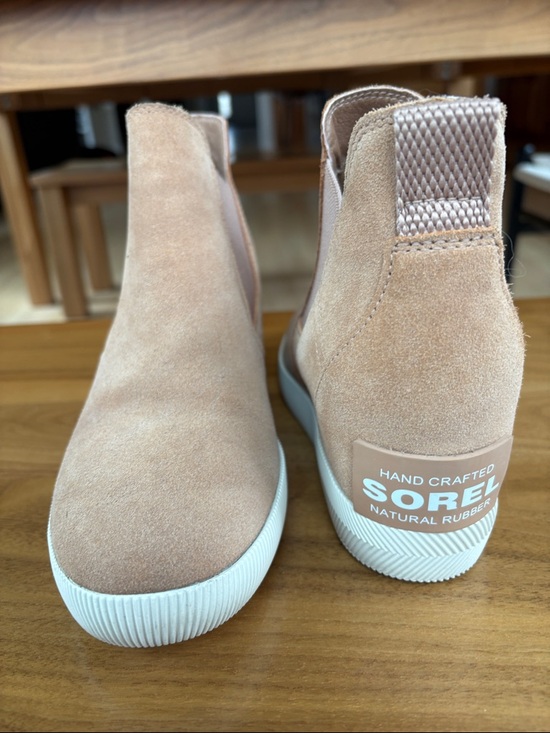 Sorel Shoes - Sorel Suede Slip-On Boot in Tan with White Sole